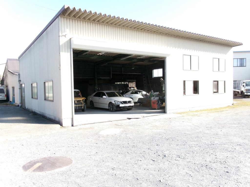 秋葉鈑金塗装工場